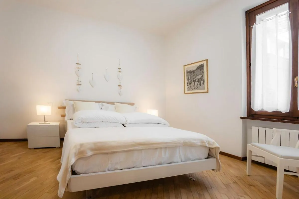 Eap Suites 2, Verona